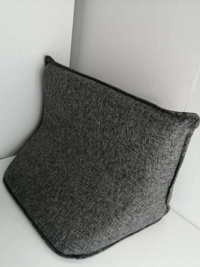 フランス ligne roset リーン・ロゼ クッション グレー