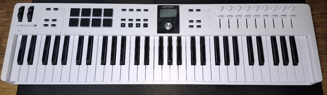 Arturia KeyLab Essential 61 MIDIコントローラー