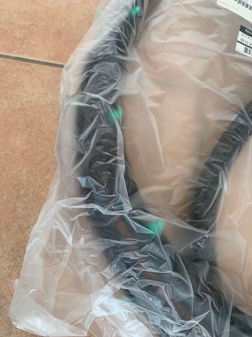 【日産純正品】y60サファリ フロントドアパネル用ウェザーストリップ