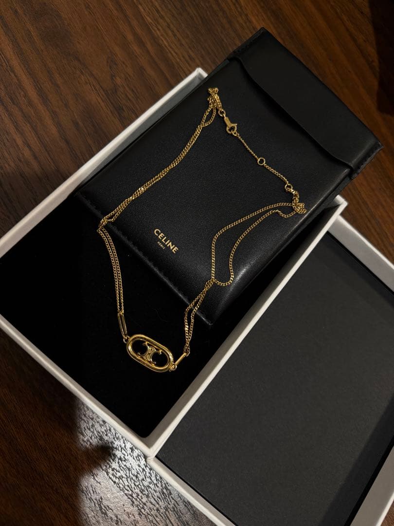 CELINE マイヨン トリオンフゴールド ネックレス ロゴデザイン