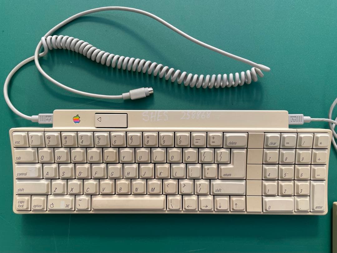 Apple GSキーボード、Macintosh角マウスのセット