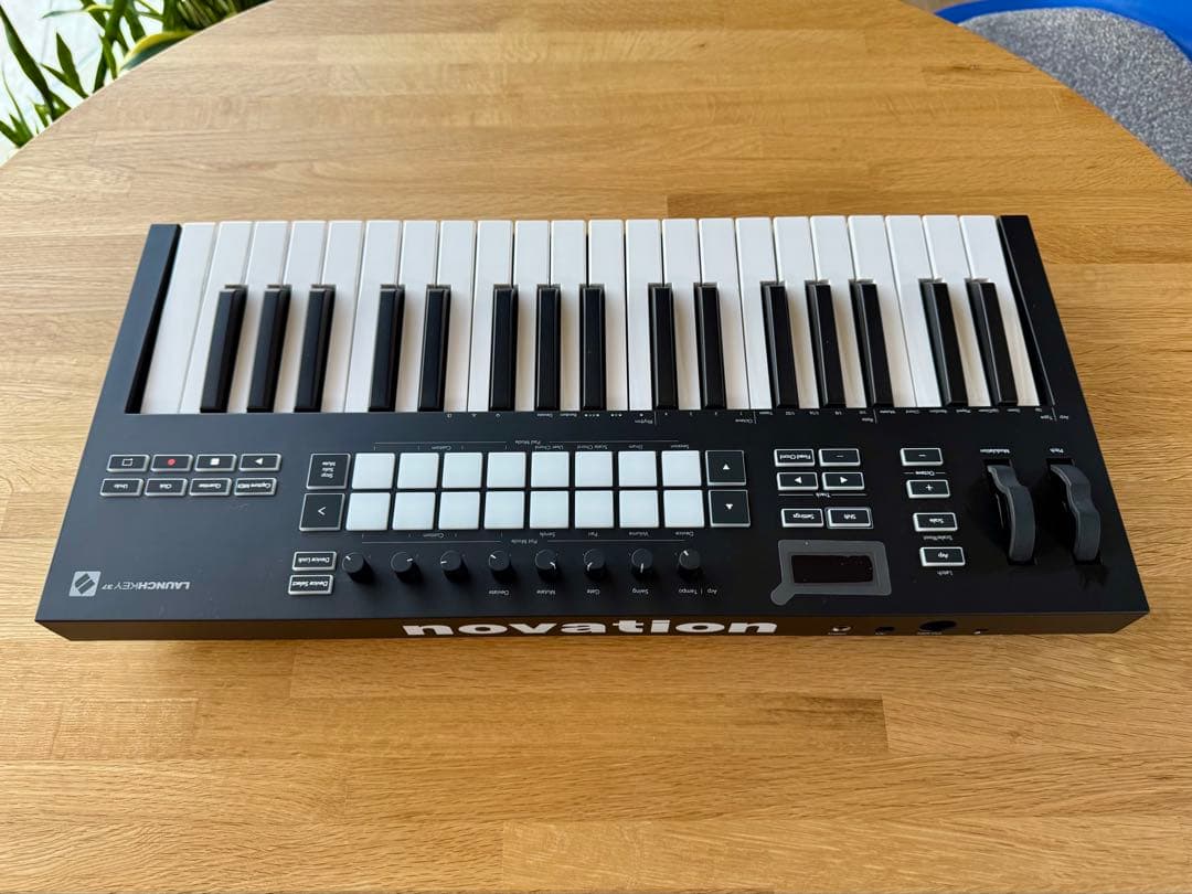 Launchkey 37 Mk3★Novation［ノベーション］★美品