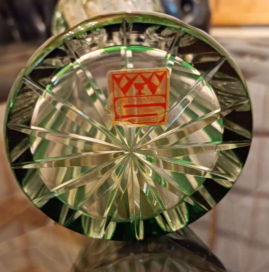 ★カットガラスの魅力★珍しいグリーンのドレスデンクリスタル★スリムな花瓶