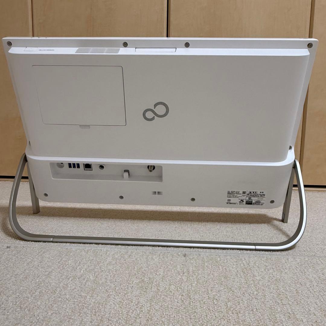 FMV ESPRIMO FH77/B1 FMVF77B1W ［スノーホワイト］