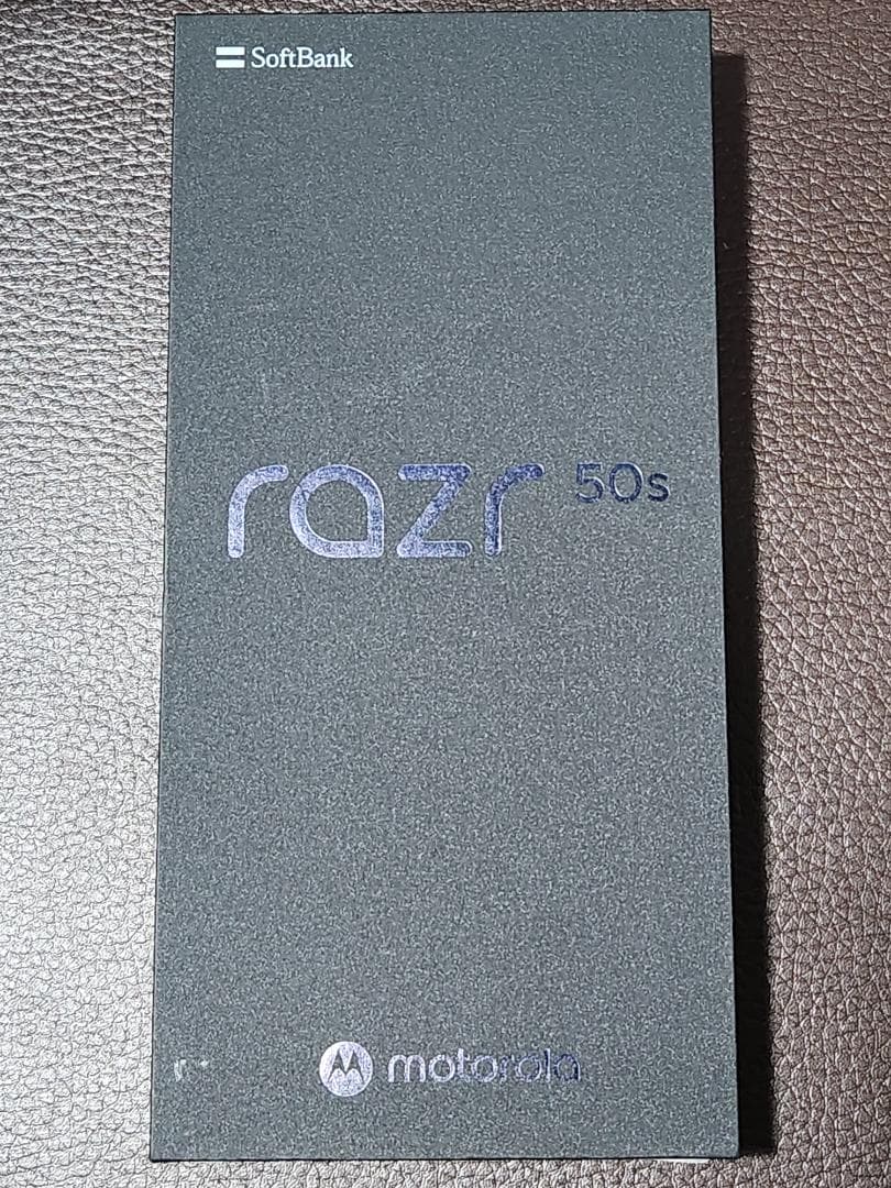 motorola razr 50s softbank サンドクリーム　未使用品
