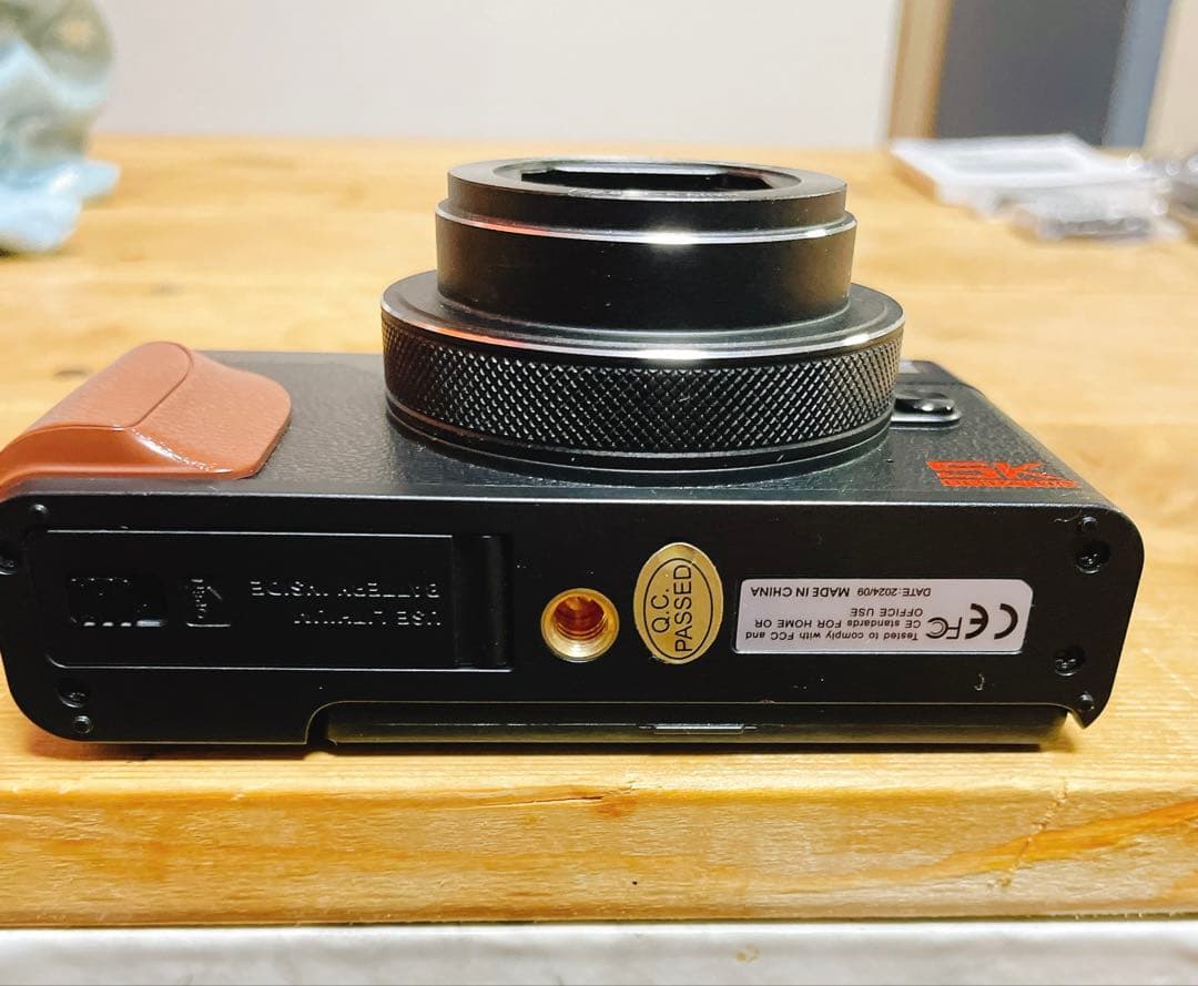 デジタルカメラ　18倍ズーム