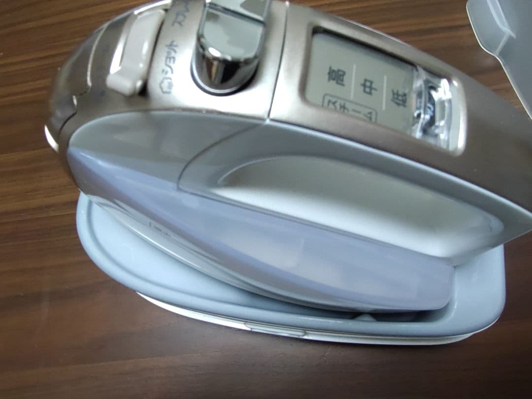 HITACHI コードレススチームアイロン