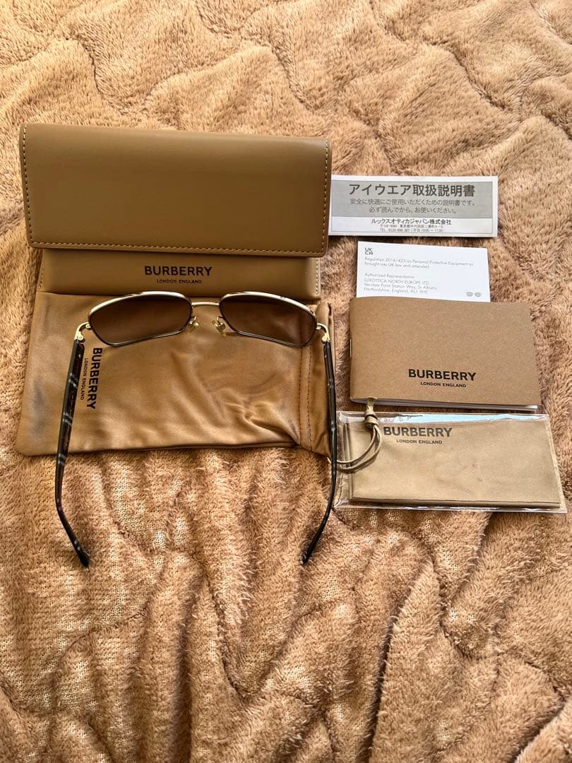 BURBERRY ラウンド型サングラス