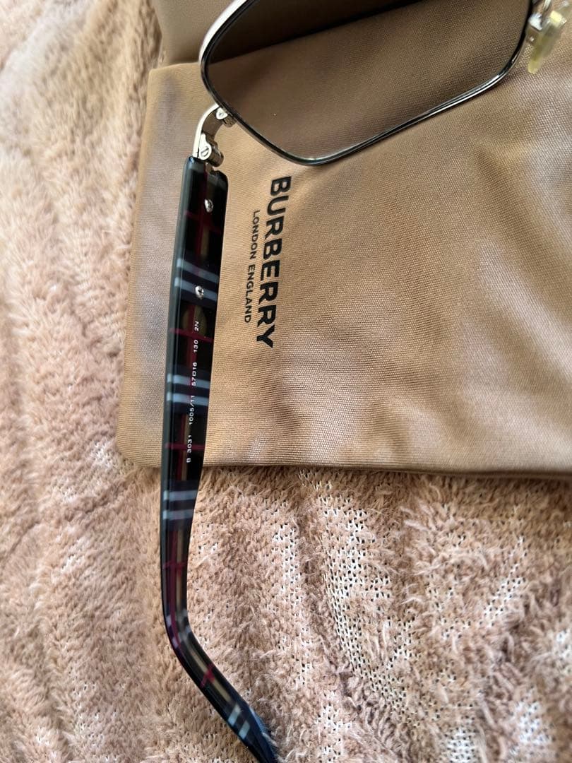 BURBERRY ラウンド型サングラス