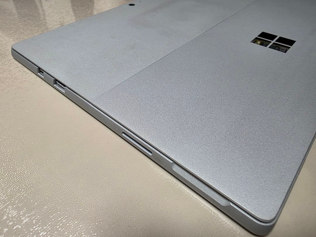 Microsoft Surface Pro5 12.3インチ シルバー