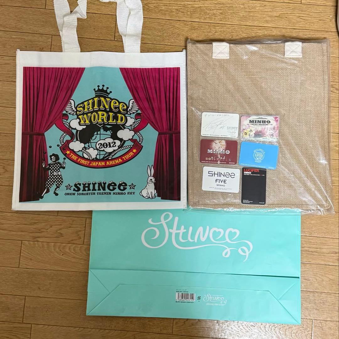 SHINee トレカ シャイニー DVD CD ペンライト 会報 グッズ