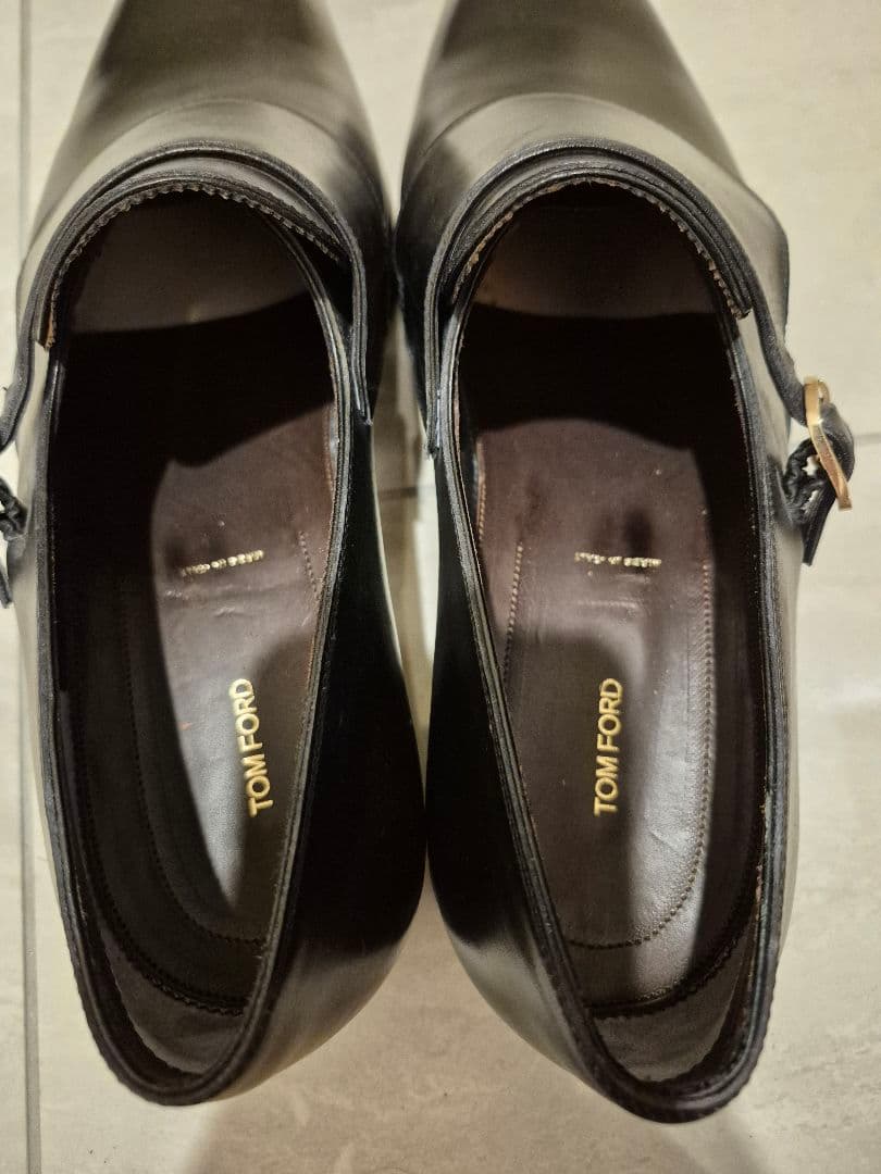 TOM FORD ブラック ドレスシューズ バックル付き