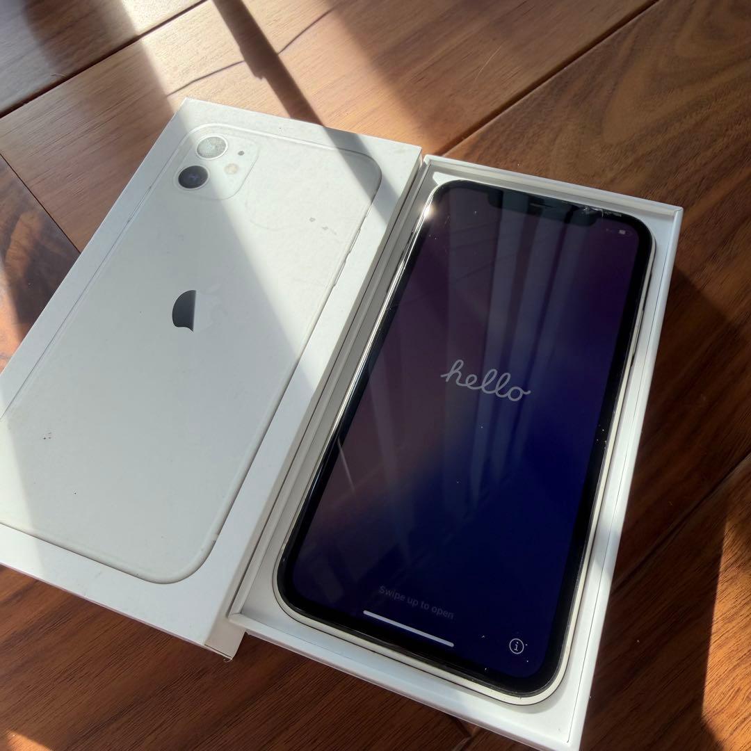 Apple iPhone 11 64GB ホワイト 画面にひびあり　箱あり
