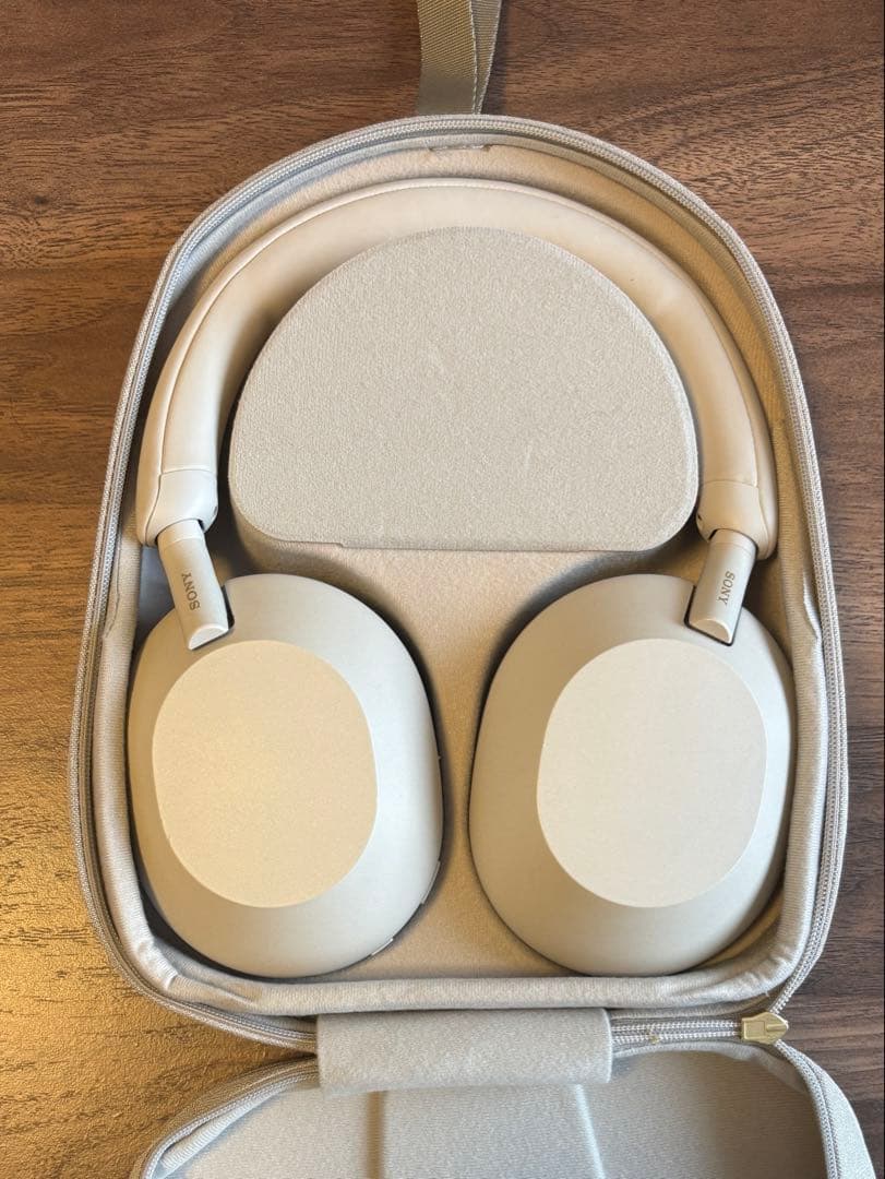 【SONYワイヤレスヘッドホン】WH-1000XM5 シルバー