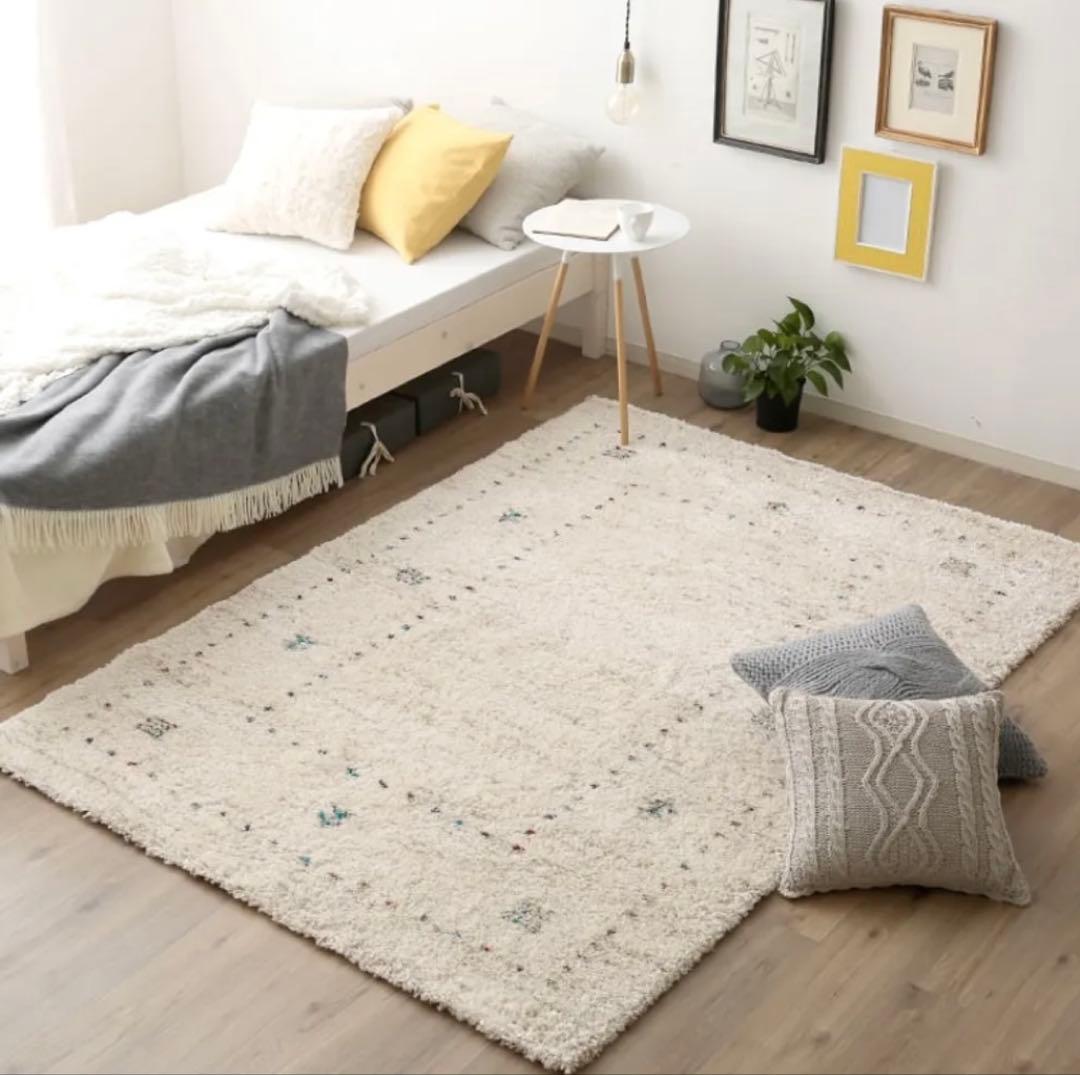 新品未使用品 LOWYA 140×200 ラグ フレーム クリーム カーペット