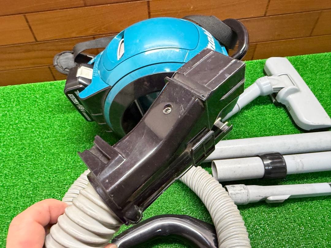 マキタサイクロン掃除機　充電式クリーナーCL500D 18V