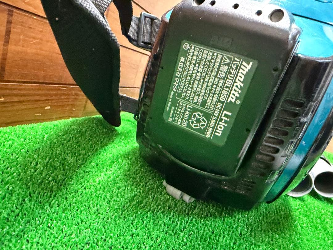 マキタサイクロン掃除機　充電式クリーナーCL500D 18V