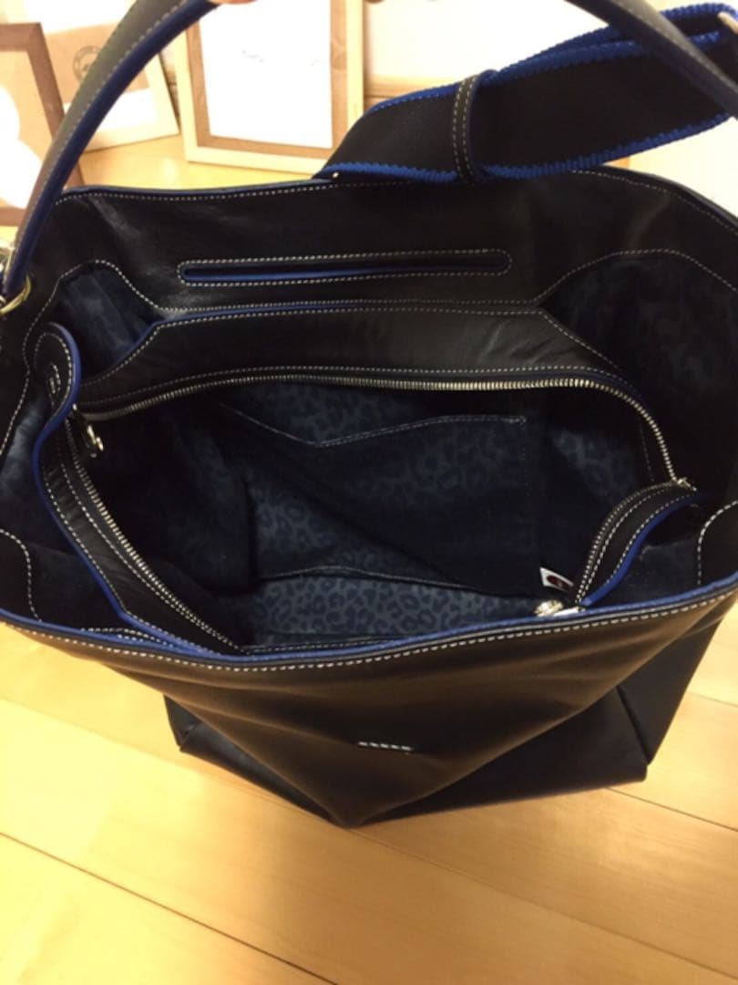 HMAEN アエナ　Pippen（レザーショルダーバック）