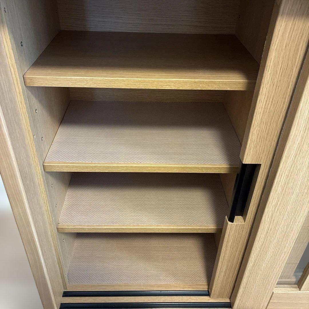 スライドドア式　食器棚