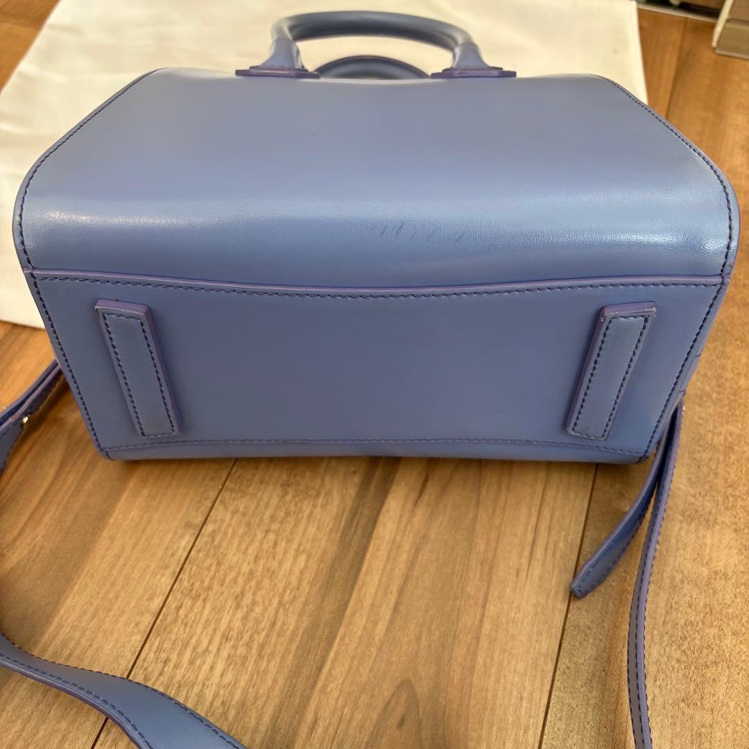 GIVENCHY アンティゴナ　ミニ　インディゴブルー　羊革100%