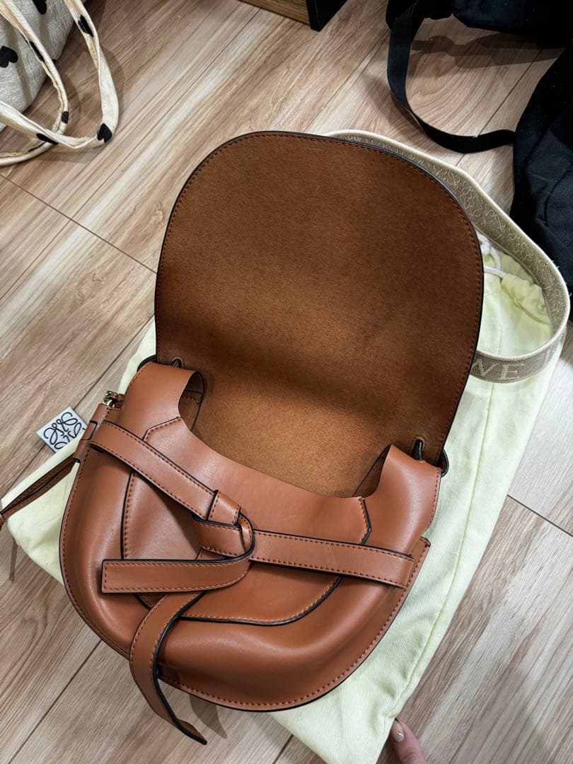 LOEWE ブラウン ショルダーバッグ