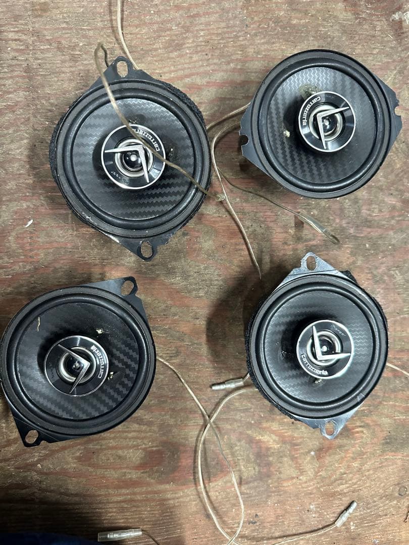 カロッツエリア　スピーカー　10センチ