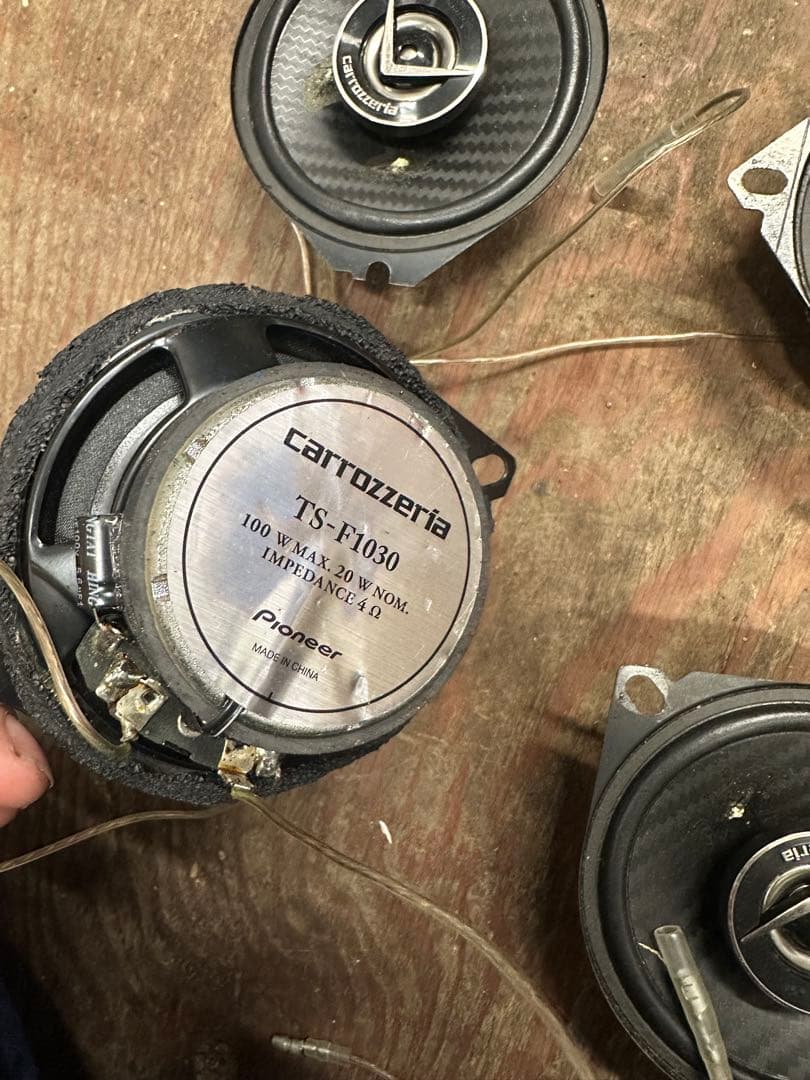 カロッツエリア　スピーカー　10センチ