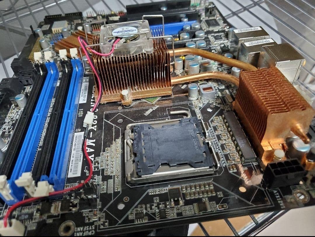 IN9 32X-MAX abit製 背面が青く光る　LGA775 ※ジャンク品