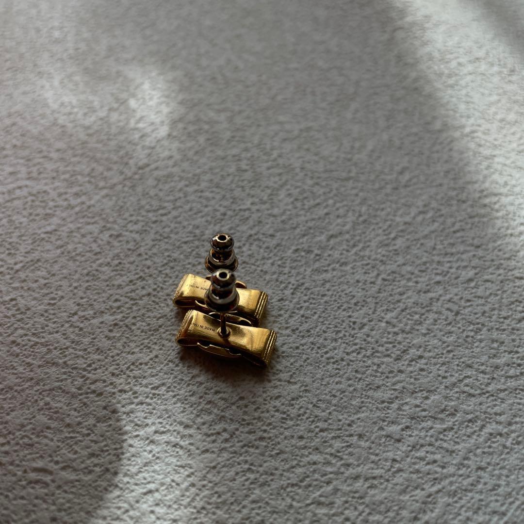 Ferragamo earring フェラガモピアス ヴァラリボン 　ゴールド