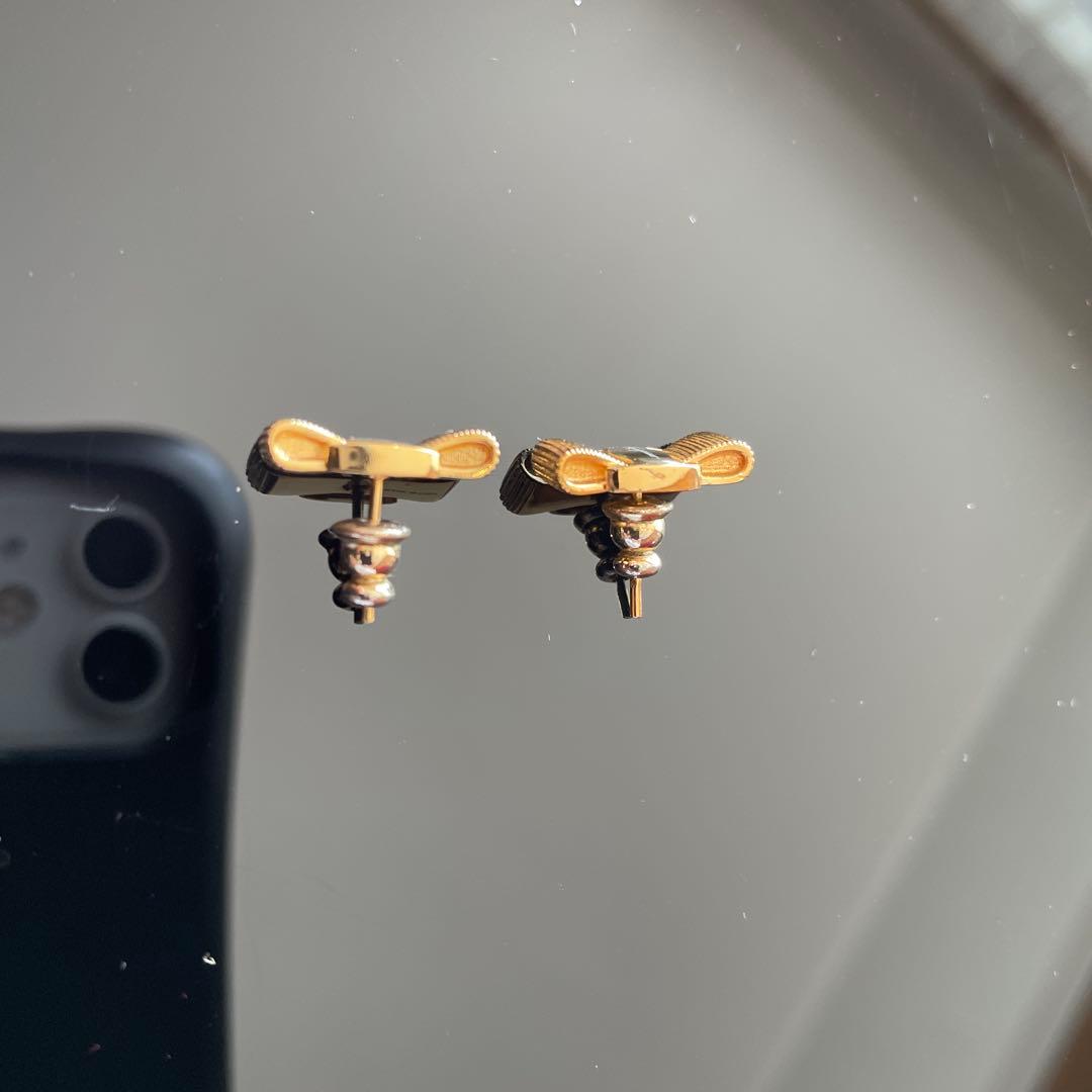 Ferragamo earring フェラガモピアス ヴァラリボン 　ゴールド