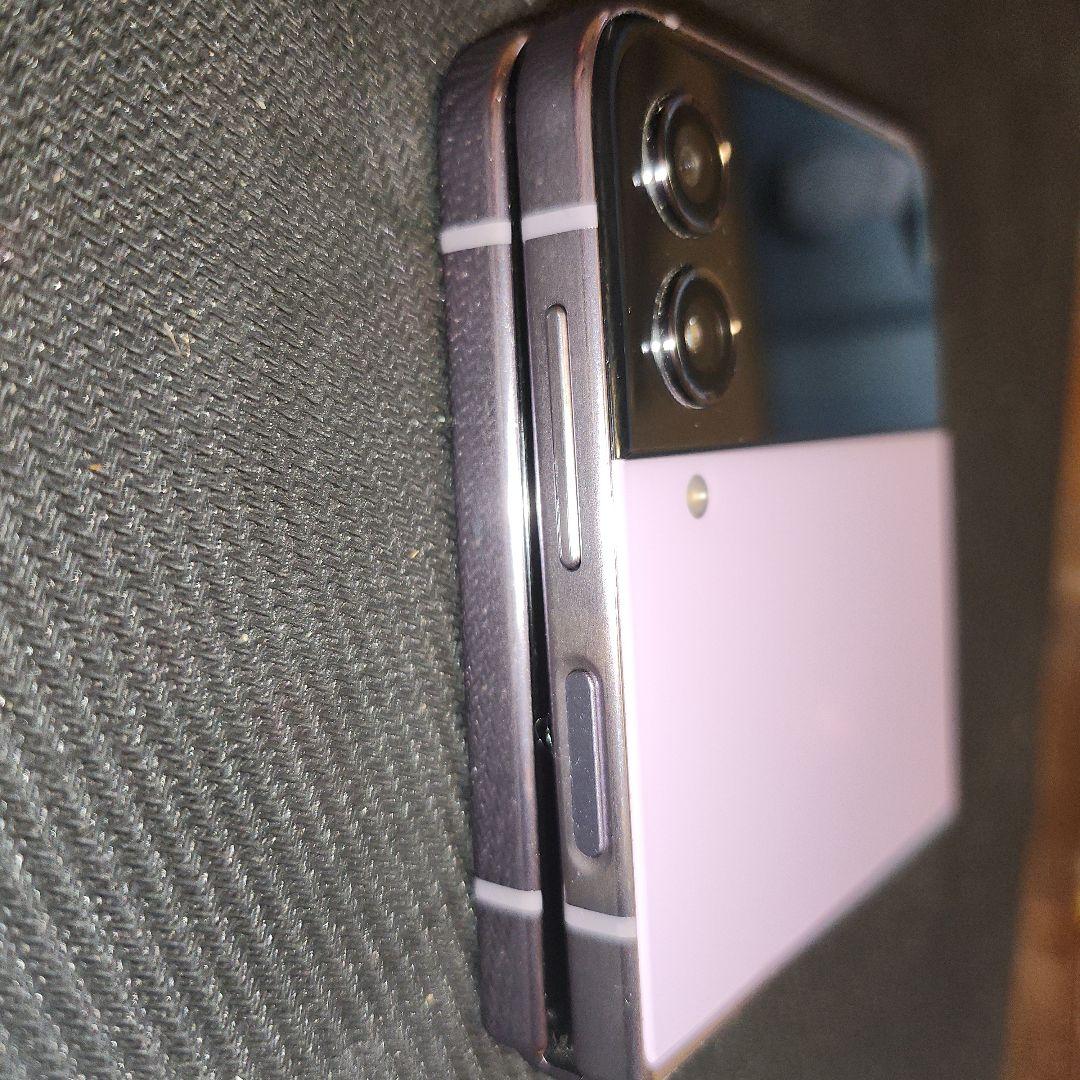 SCG17 Galaxy Z flip4 折りたたみスマートフォン ブラック