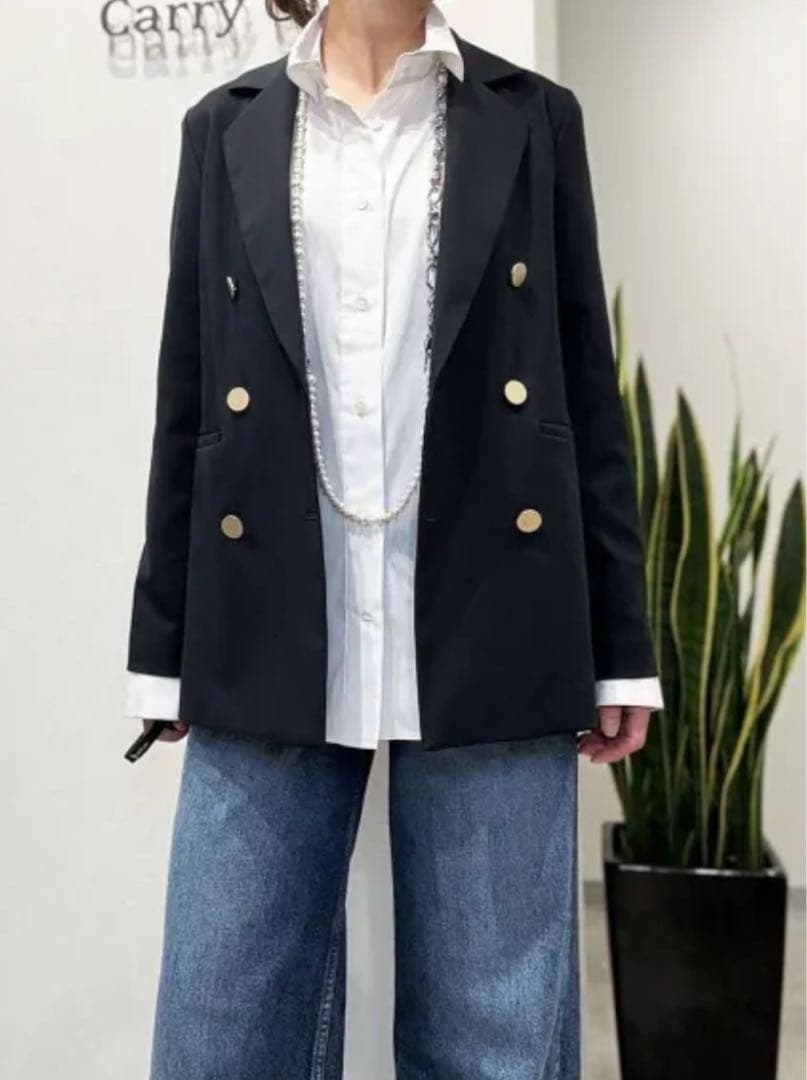 QTUME 新品タグ付き　未使用品 ネイビー　金釦ダブルジャケット　38