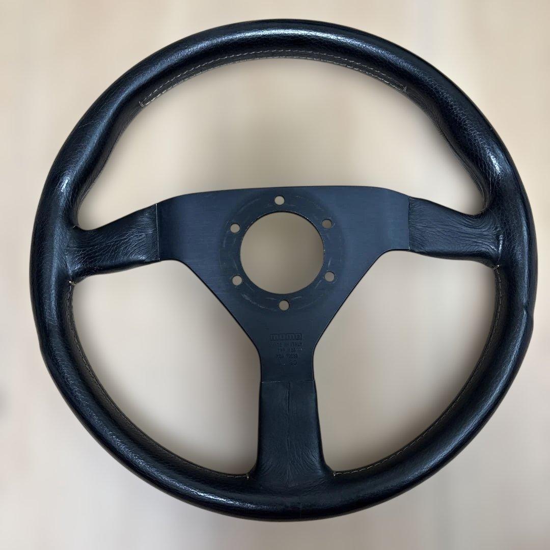 [当時物]momo VEROCE RACING(V35) ステアリング レザー