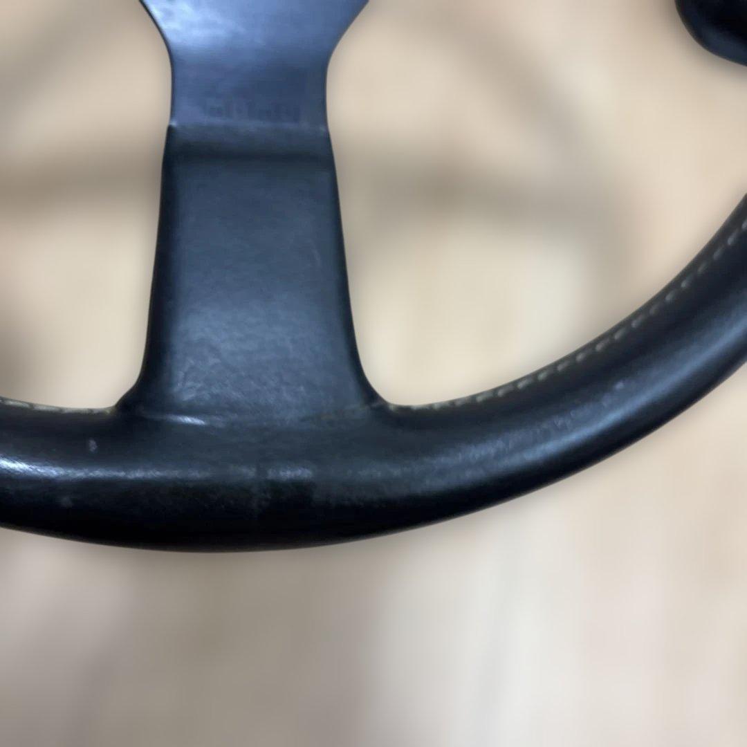 [当時物]momo VEROCE RACING(V35) ステアリング レザー