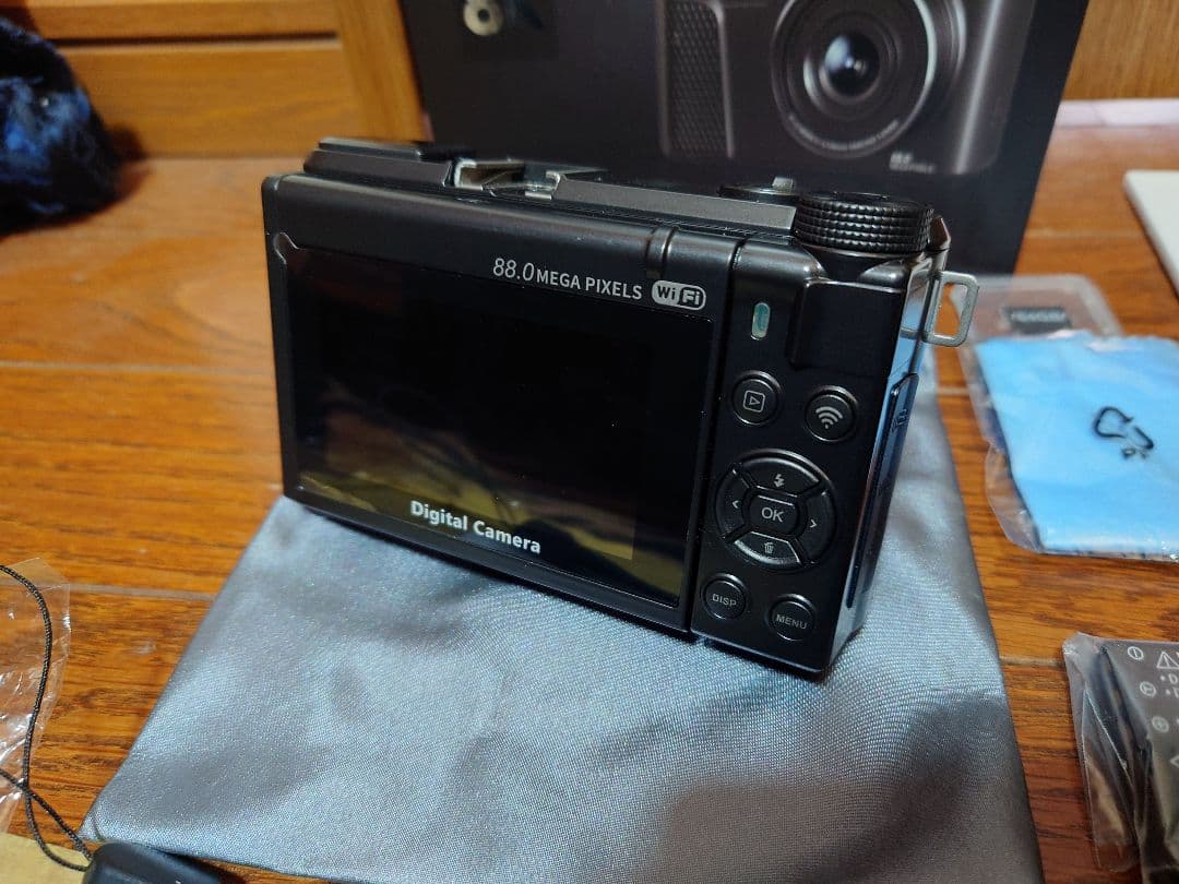 デジタルカメラ 8k 8800画素 18倍ズーム