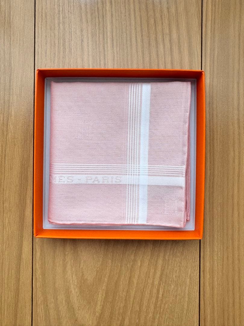 【未使用に近い✨箱付き】エルメス　ハンカチ ピンク