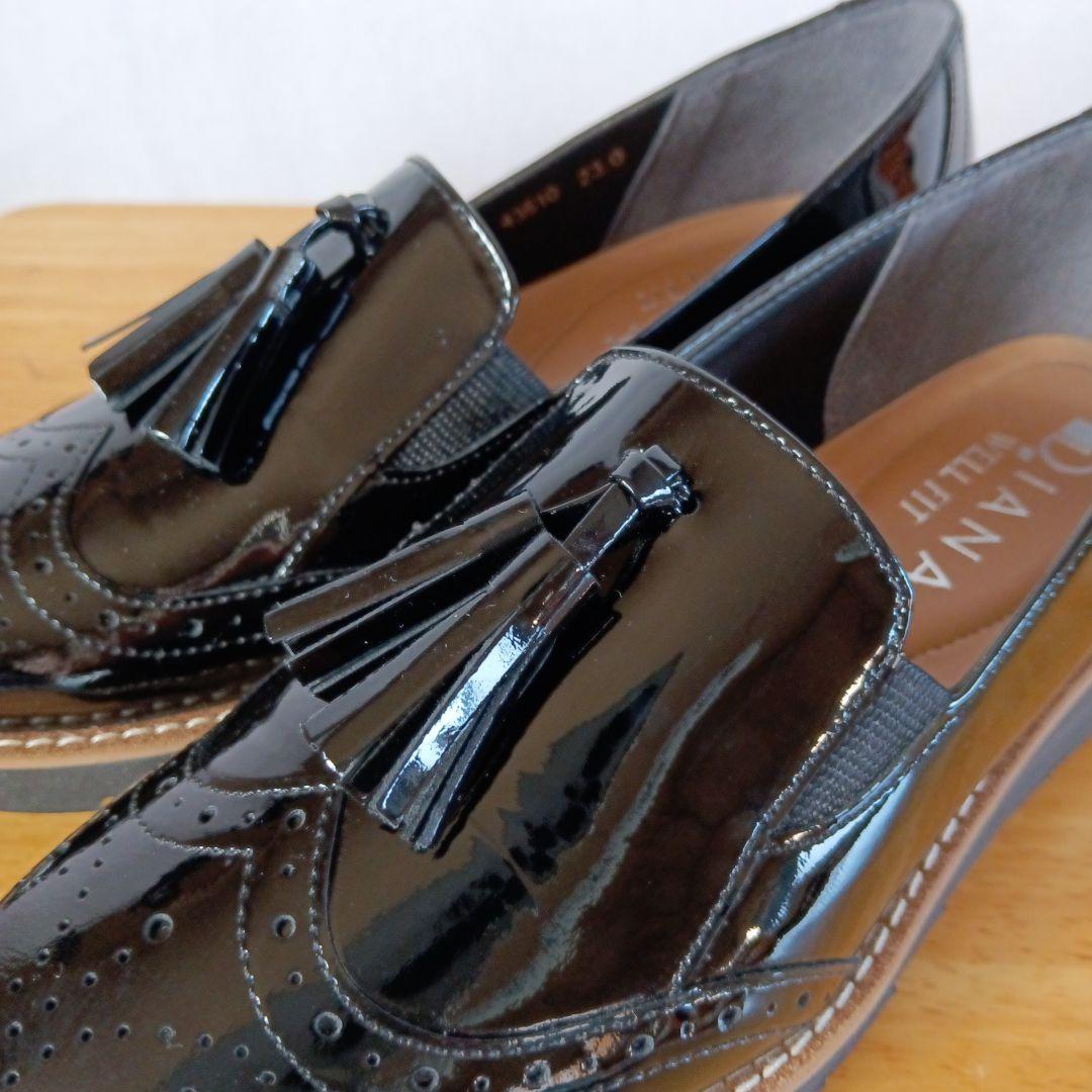 極美品◆DIANA ダイアナ WELLFIT エナメル タッセル ブラック