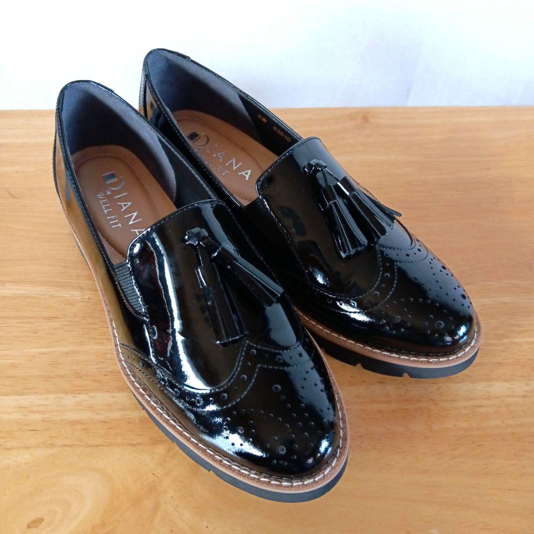 極美品◆DIANA ダイアナ WELLFIT エナメル タッセル ブラック