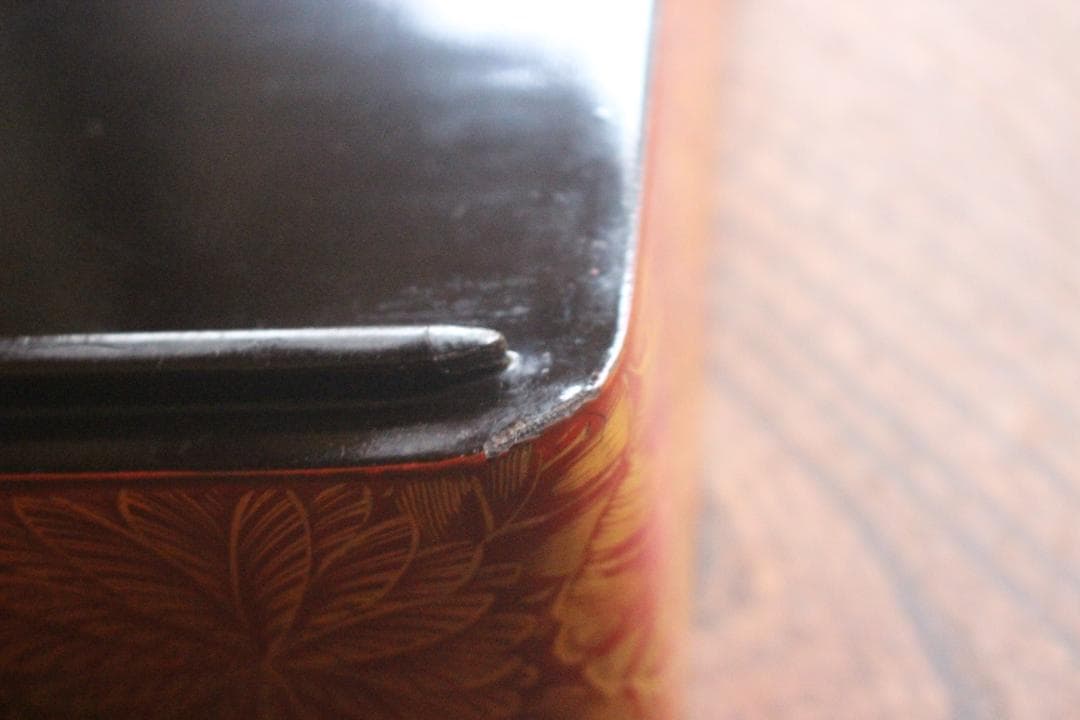 小傷あり！上質朱漆に極上菊詰沈金の映える輪島塗二段重（検重箱お重