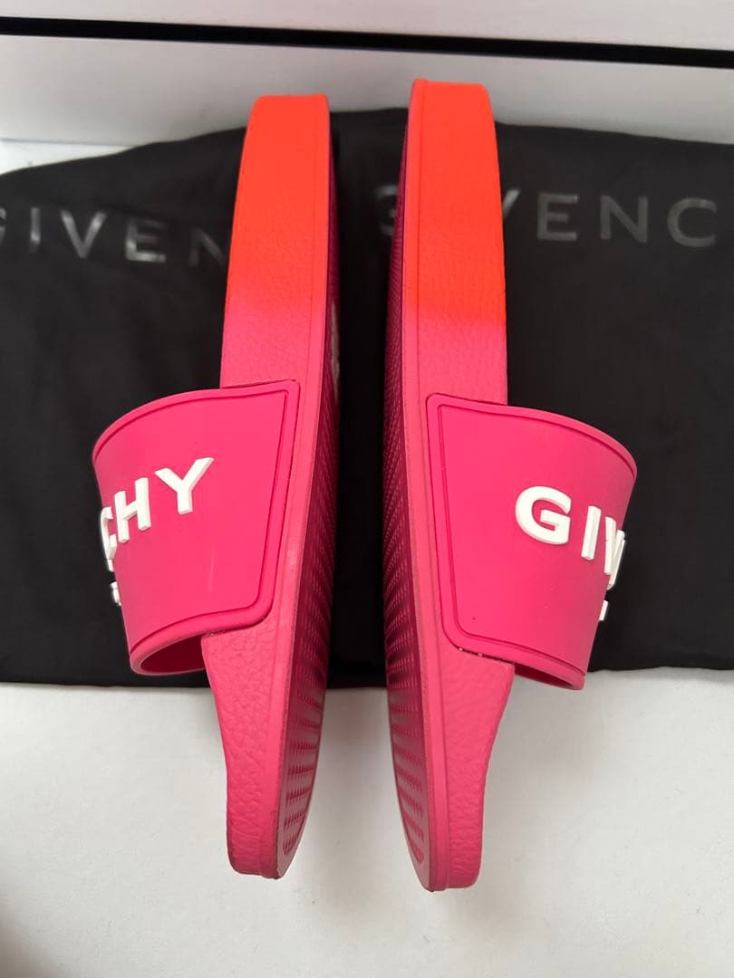 GIVENCHY ラバースライドサンダル　シャワーサンダル