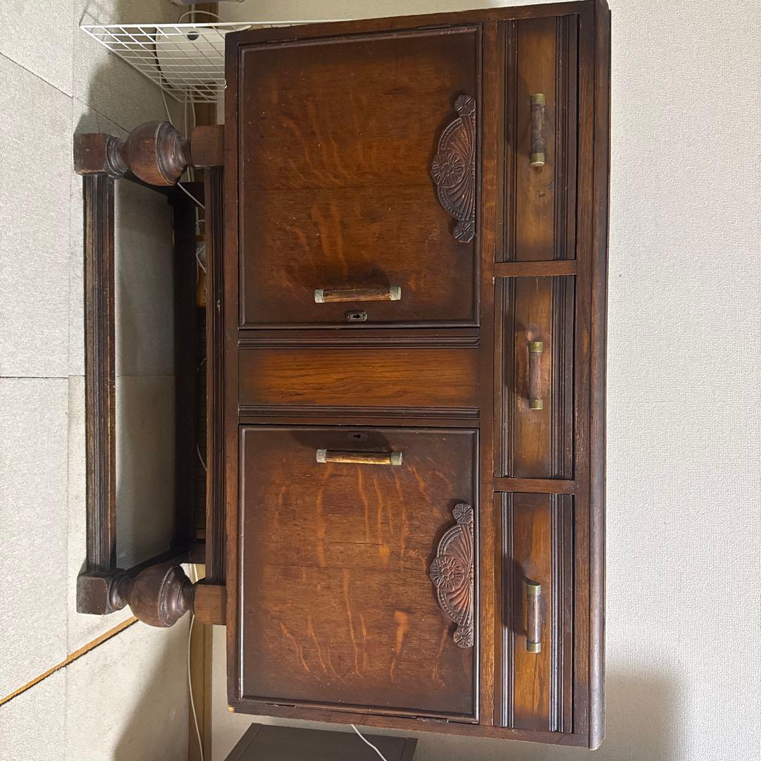 木製ダークブラウンキャビネット