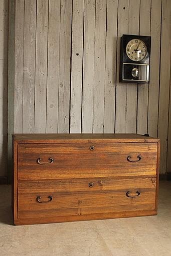 古い木製の引き出し2段　チェスト　桐箪笥