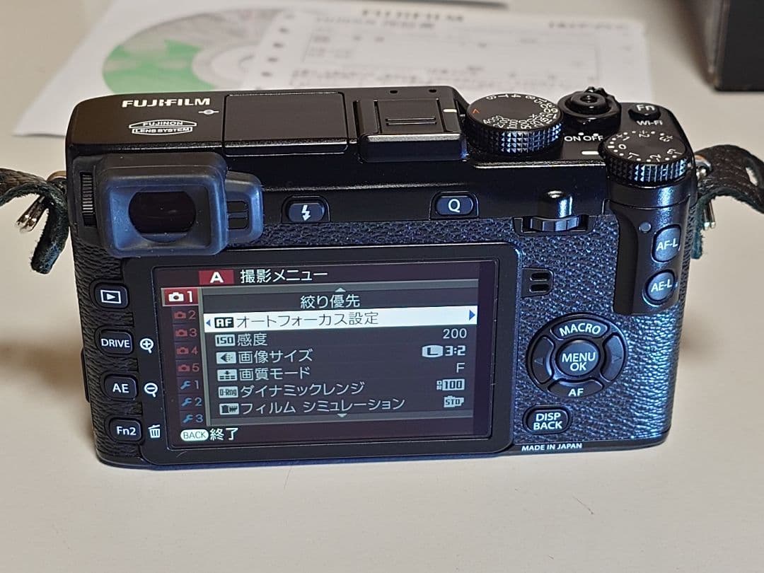 【美品】FUJIFILM X-E2 ボディ 撮影枚数1,000未満 おまけ付き