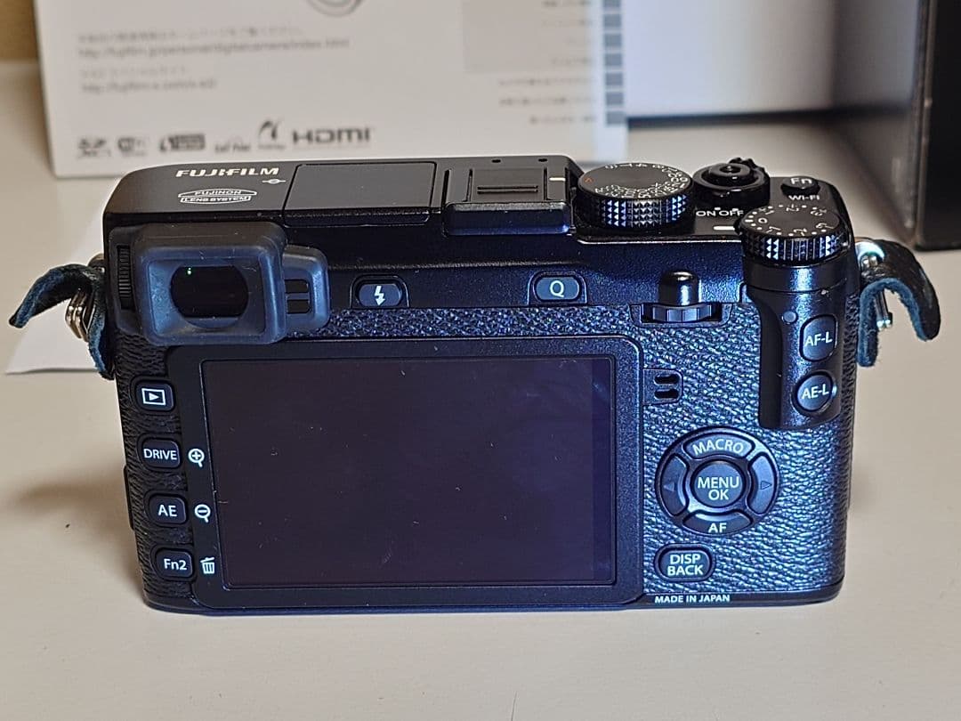 【美品】FUJIFILM X-E2 ボディ 撮影枚数1,000未満 おまけ付き
