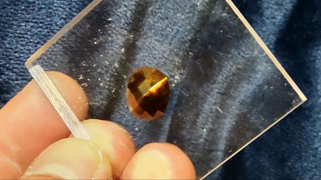 み*る様 レインボーガーネット 奈良県天川村産 宝石カットルース