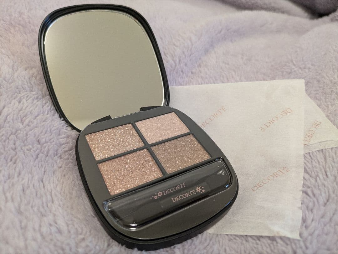 新品　コスメデコルテ　クリスマスコフレ　スキン シャドウ デザイニング パレット
