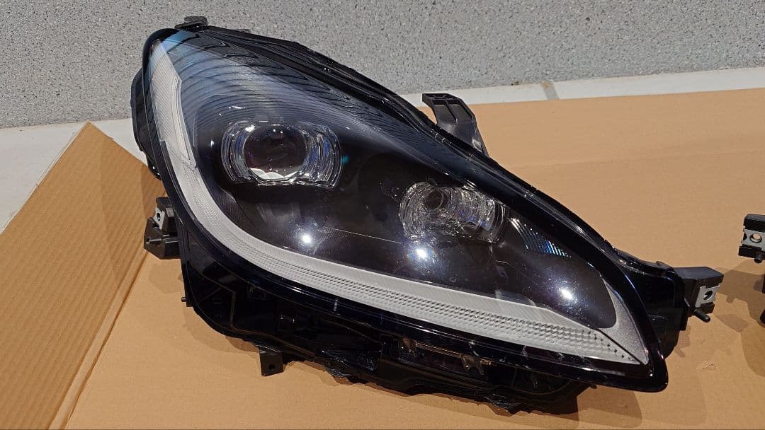 【good】GR86 純正ヘッドライト 右側(運転席側)