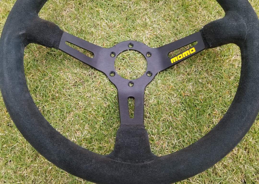 ◆ MOMO　モモ　ステアリング◆ バックスキン ◆ 350㎜ ◆ディープコーン