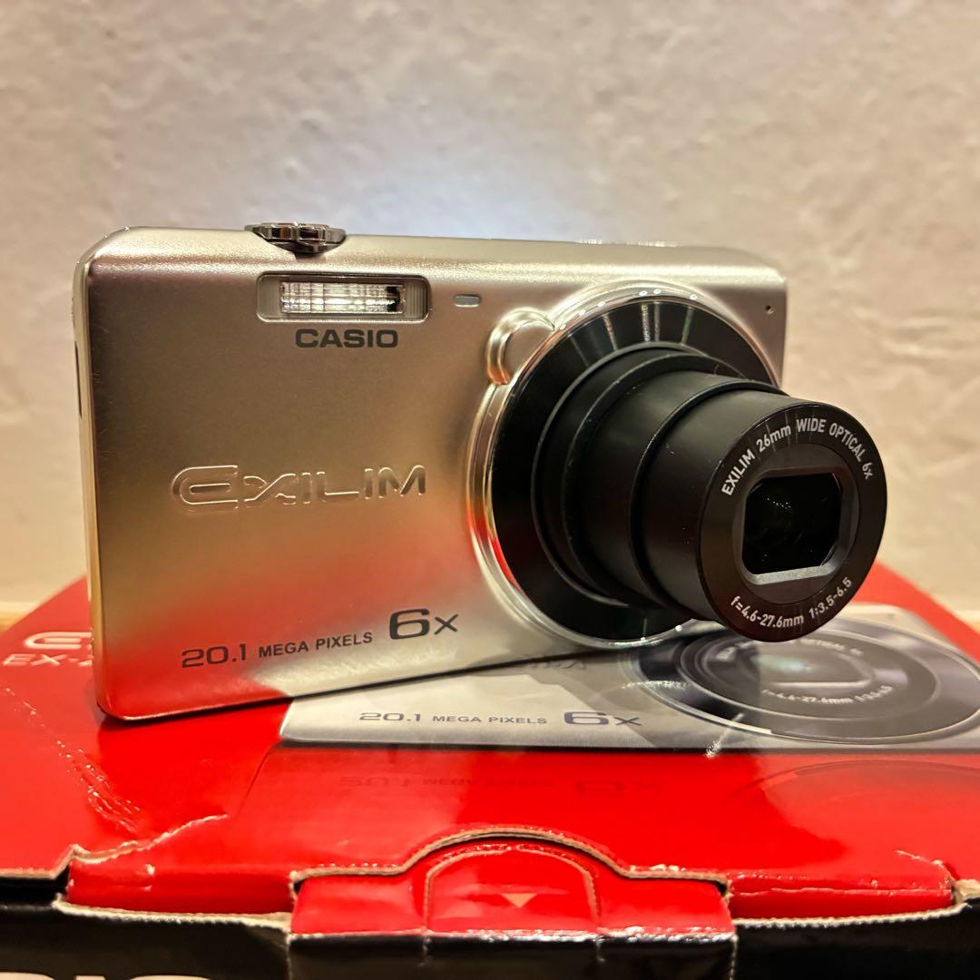 極美品‼️CASIO コンパクトデジタルカメラ EX-ZS35 シルバー