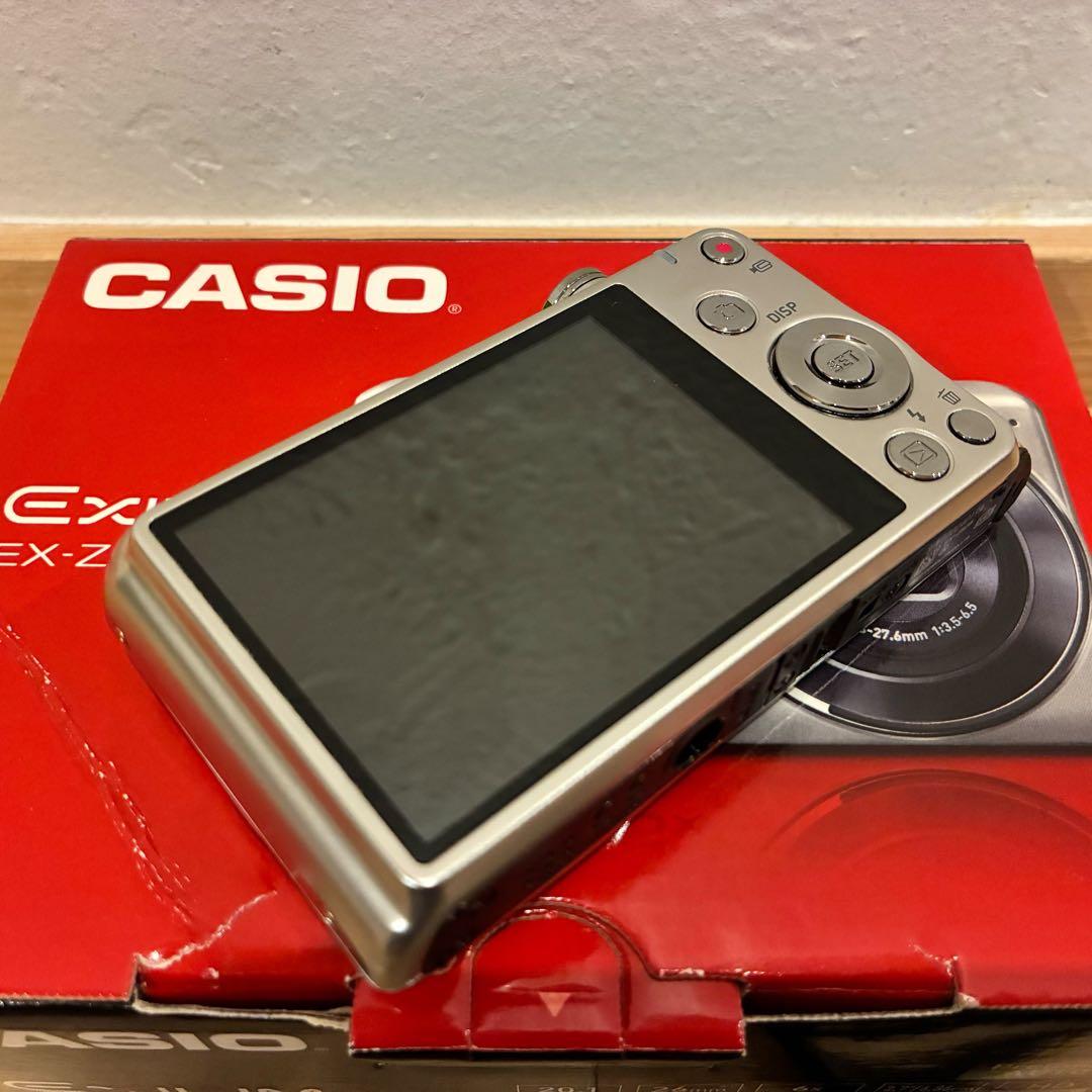 極美品‼️CASIO コンパクトデジタルカメラ EX-ZS35 シルバー
